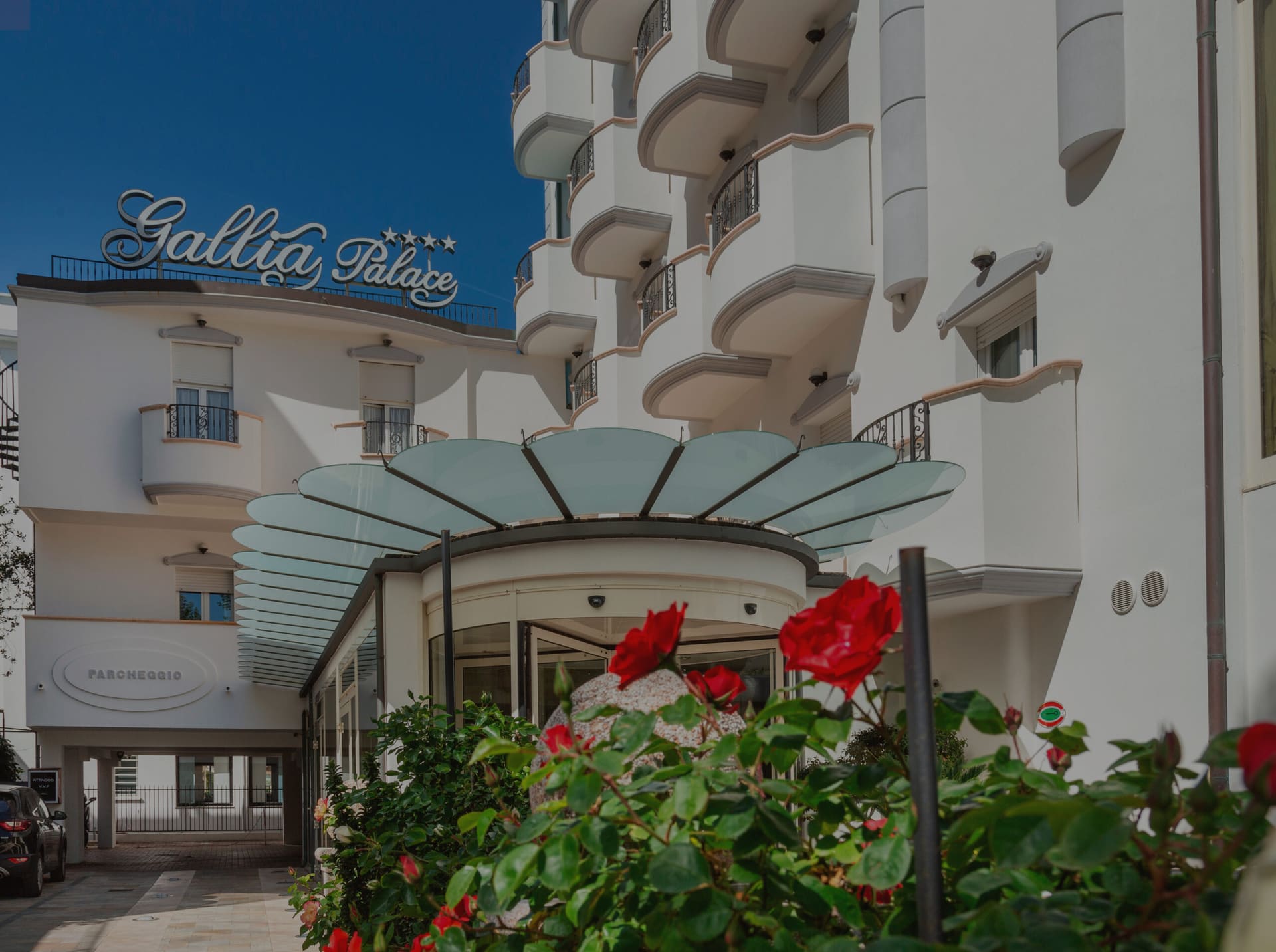 Esterni e ingresso dell’Hotel Gallia Palace