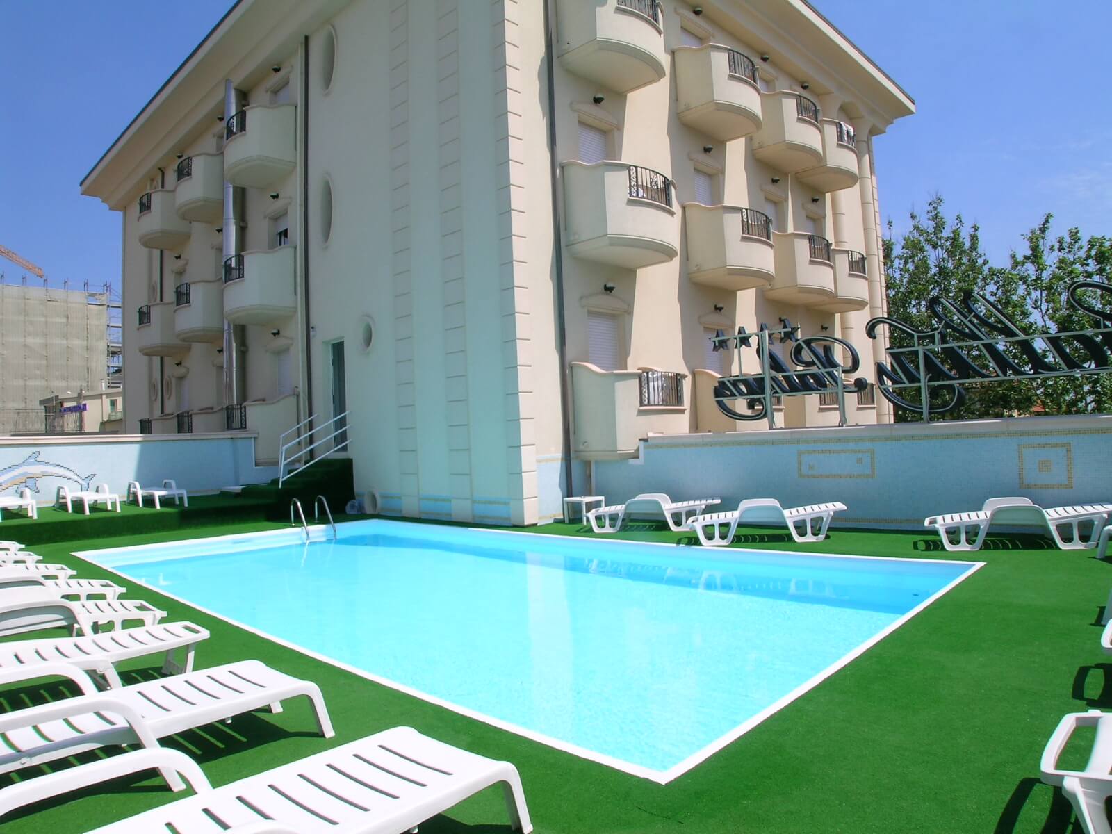 Piscina all’aperto dell’Hotel Gallia Palace